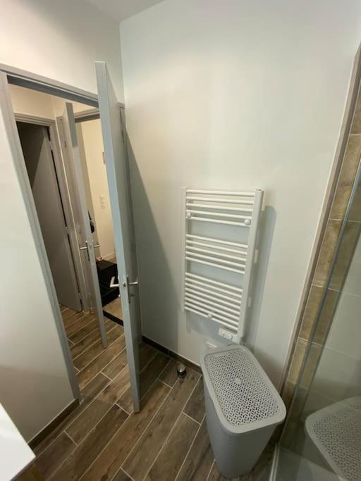 Super Appartement T3 Proche Gare Sens Exteriör bild